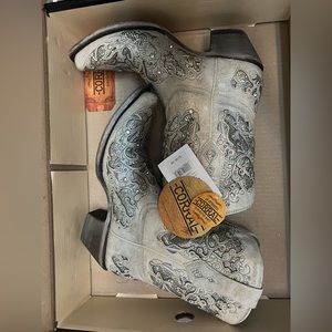 Boot barn white sparkle boots 8.5